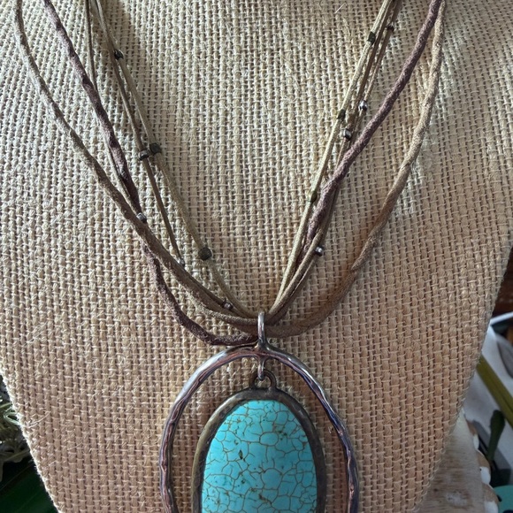 Silpada Howlite Pendant Necklace with Silver Accents Gorgeous - Picture 3 of 8